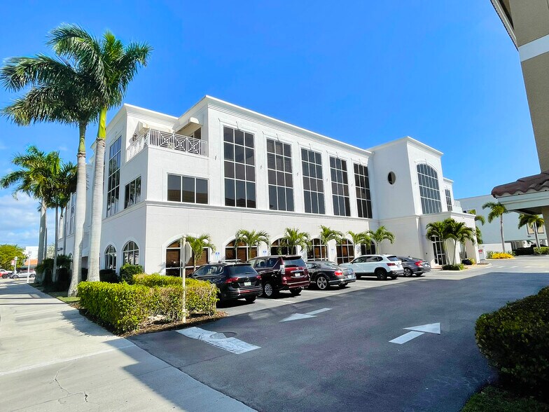 More Photos Of 599 9th St N, Naples Medical For Sale
