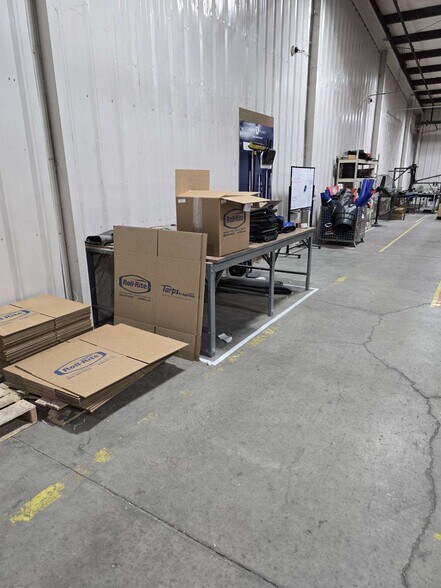 More Photos Of 400 W Elm St, North Baltimore Warehouse For Lease