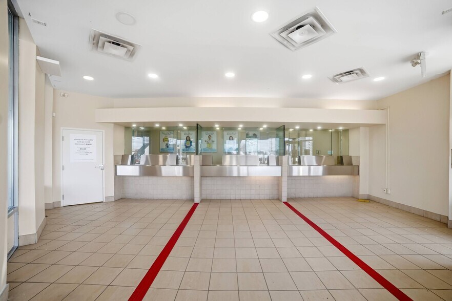 More Photos Of 152-164 Hwy 8, Hamilton Storefront Retail Office For Lease