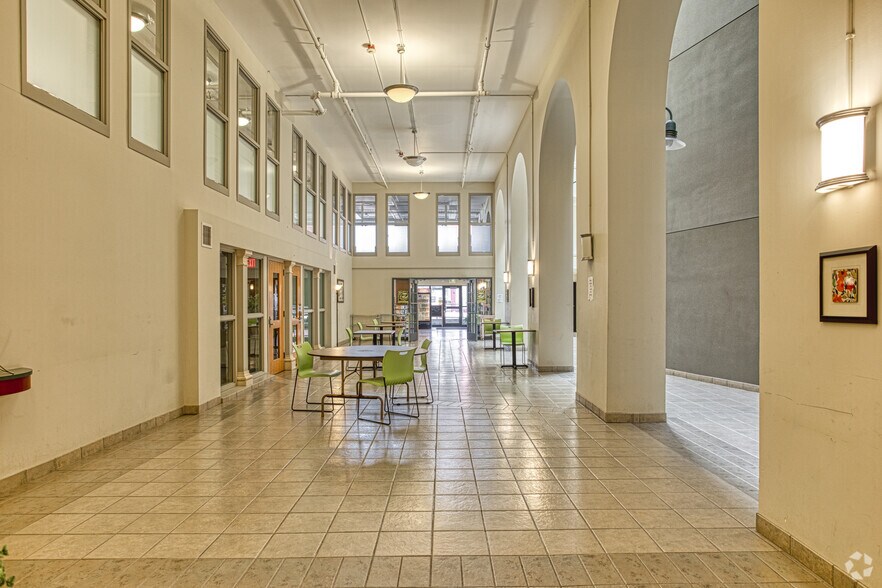 More Photos Of 950 Broadway, Tacoma Unknown For Lease
