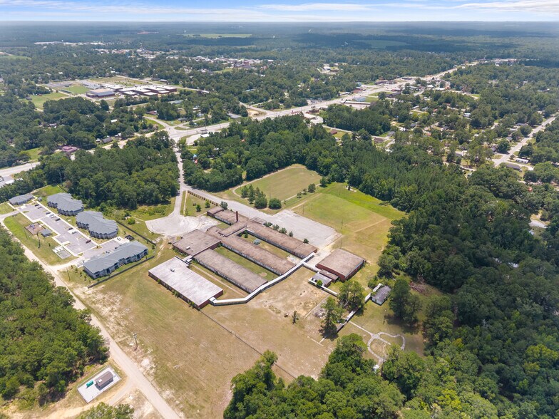 More Photos Of 220 Landrum Dr, Millen Schools For Sale