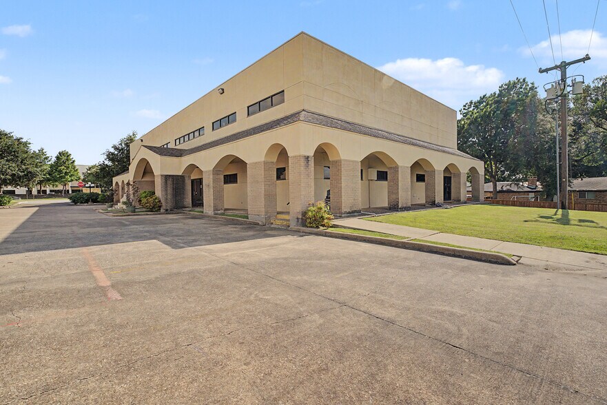 More Photos Of 2111 Skyline Dr, Mesquite Religious Facility For Sale