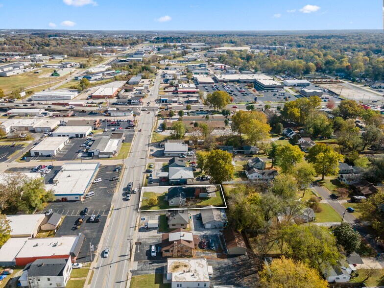 More Photos Of 1658 Saint Louis St, Springfield Office For Lease