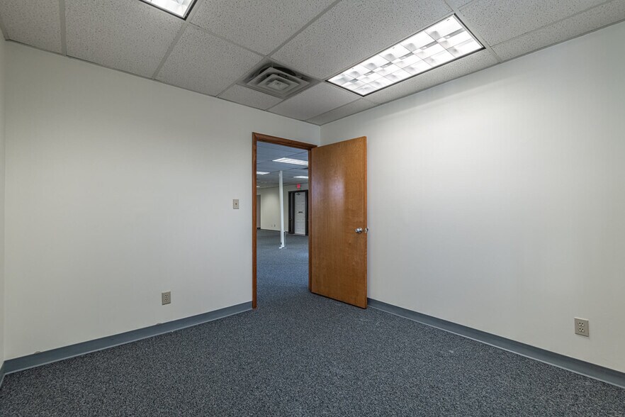 More Photos Of 1130 Vester Ave, Springfield Medical For Lease
