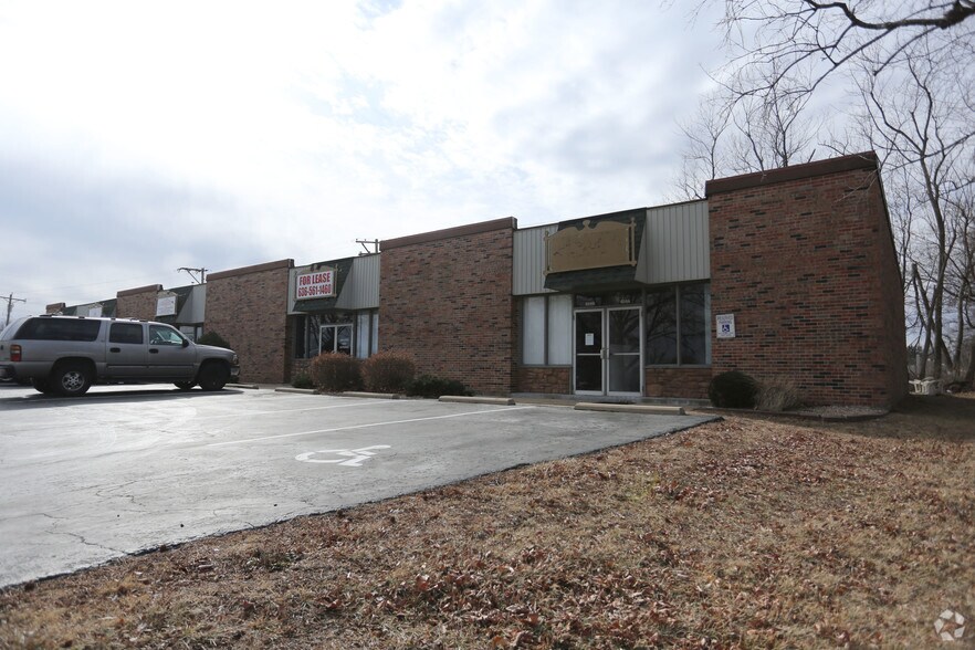 More Photos Of 611 Westridge Dr, O'Fallon Storefront Retail Office For Lease
