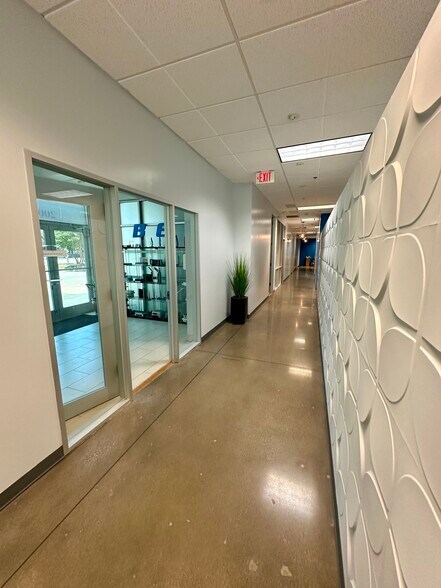 More Photos Of 3301 Matrix Dr, Richardson Research And Development For Sale