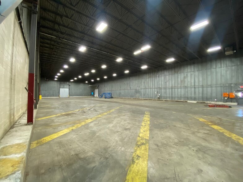 More Photos Of 1900 Foss Park Ave, North Chicago Warehouse For Sale