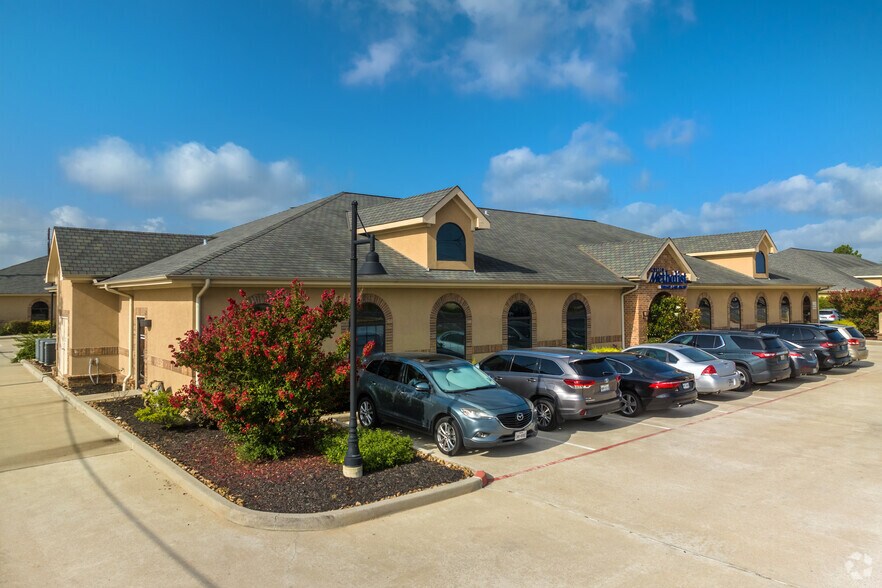 More Photos Of 7115 FM 2920, Spring Unknown For Lease