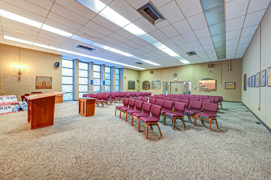 More Photos Of 270 Clocks Blvd, Massapequa Religious Facility For Sale