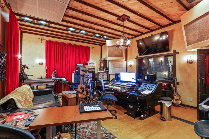 More Photos Of 2855 S Robertson Blvd, Los Angeles Storefront Retail Office For Sale