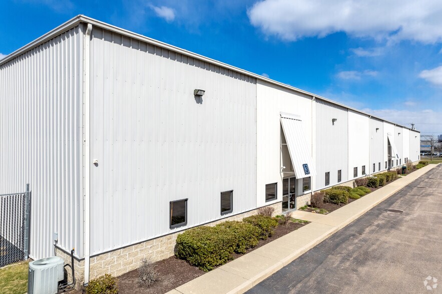 More Photos Of 101 Circuit Dr, North Kingstown Light Manufacturing For Lease