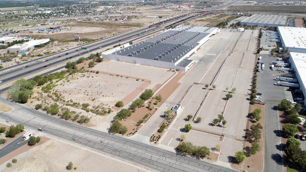 More Photos Of 6750 N Desert Blvd, El Paso Distribution For Lease