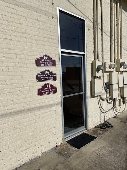 More Photos Of 347 20th St W, Jasper Office For Lease