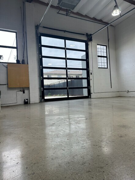 More Photos Of 811 W Gardena Blvd, Gardena Loft Creative Space For Lease