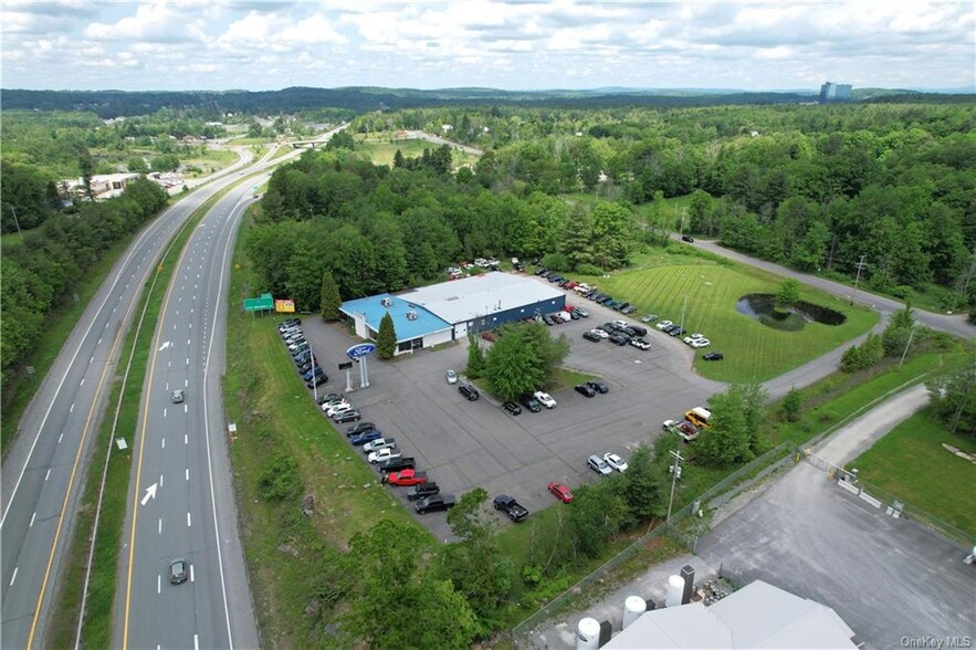 Primary Photo Of 102 Cimarron Rd, Monticello Auto Dealership For Sale