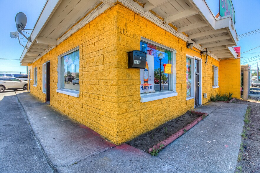 More Photos Of 1005-1009 N 1st Street, Yakima General Retail For Sale
