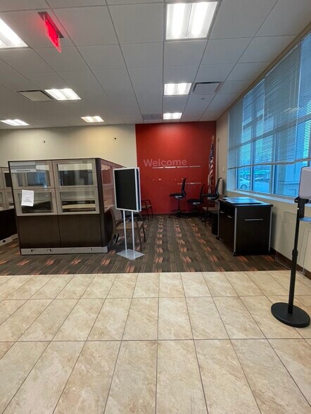 More Photos Of 84 N Plank Rd, Newburgh Storefront For Lease