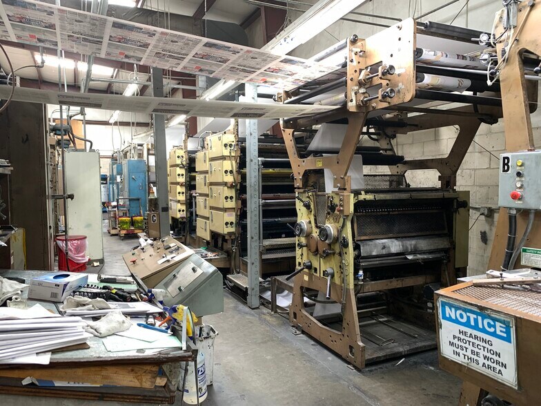 More Photos Of 210 Woodland Estates Ave, Ruskin Manufacturing For Sale
