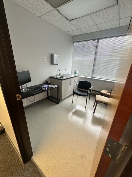 More Photos Of 2 Lincoln Hwy, Edison Medical For Sale