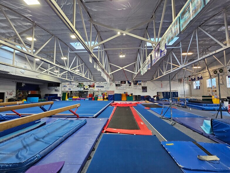 More Photos Of 815 N 1st Ave, Great Falls Auto Dealership For Lease