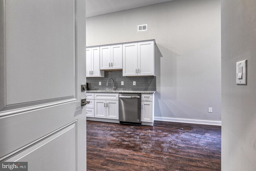 More Photos Of 1316 S Broad St, Philadelphia Apartments For Sale
