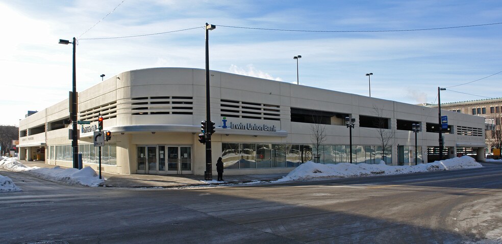 Primary Photo Of 555 N Plankinton Ave, Milwaukee Parking Garage For Lease