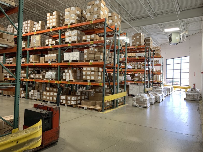 More Photos Of 462 Camden Dr, Bloomingdale Manufacturing For Sale