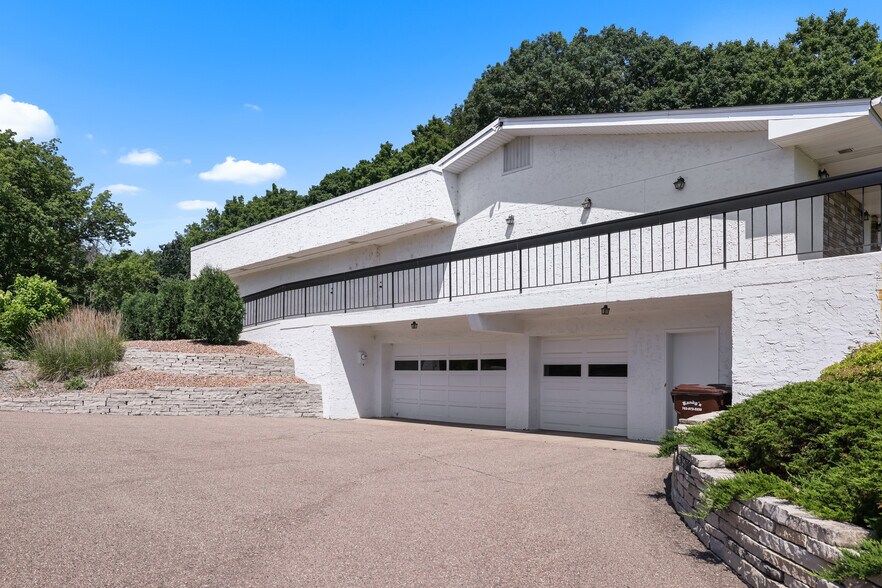 More Photos Of 1801 Commerce Blvd, Mound Funeral Home For Sale