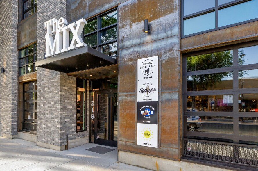 More Photos Of 215 W Main St, Visalia Restaurant For Lease