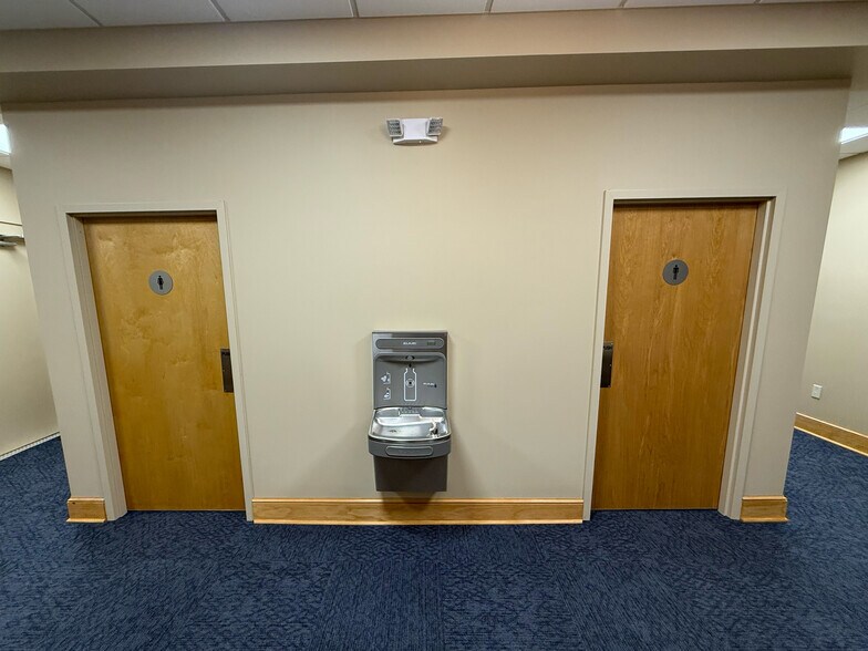 More Photos Of 870 W King St, Boone Office Residential For Lease