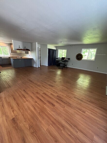 More Photos Of 15350 NE Sandy Blvd, Portland Office Residential For Sale
