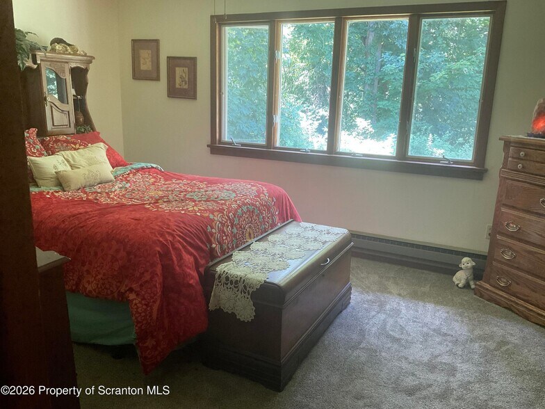 More Photos Of 28 Southside Ln, Scott Township Specialty For Sale