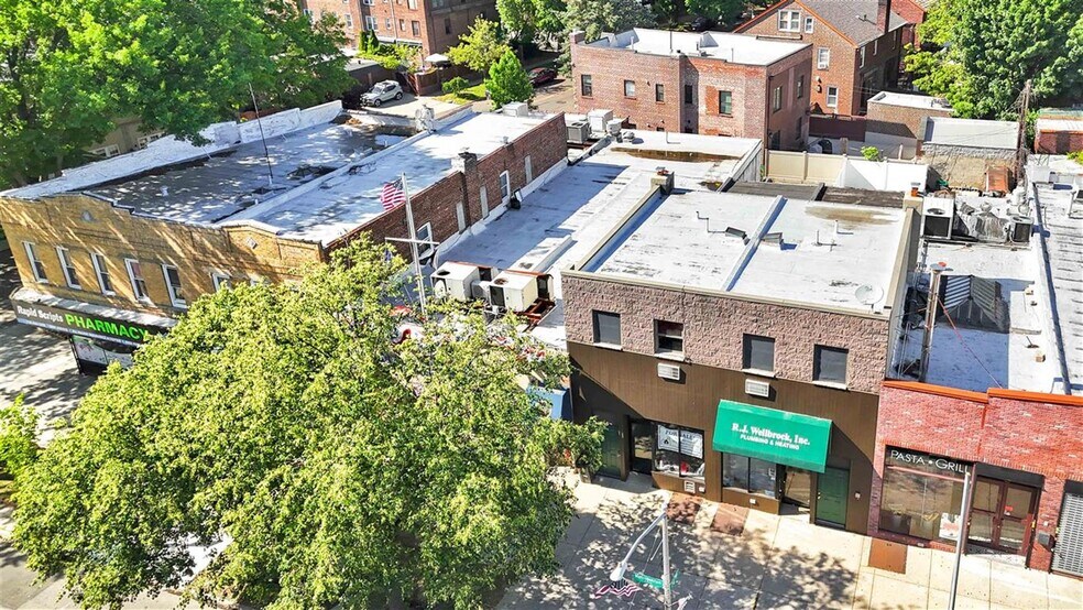 More Photos Of 10717 Metropolitan Ave, Forest Hills Flex For Sale