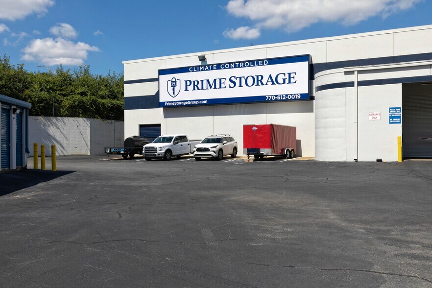 More Photos Of 1155 Powers Ferry Pl, Atlanta Self Storage For Lease