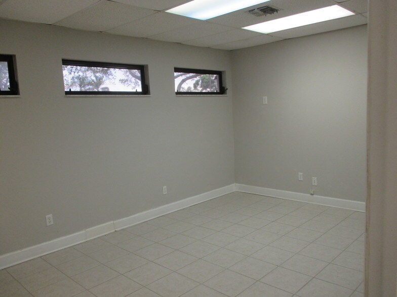 More Photos Of 701 N Hercules Ave, Clearwater Medical For Lease