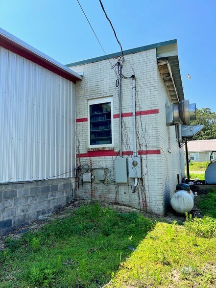 More Photos Of 5661 County Road 114, Brundidge General Retail For Sale