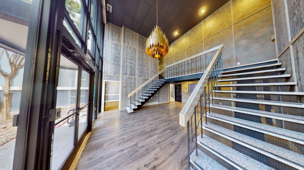 More Photos Of 2719 Westport Rd, Charlotte Warehouse For Sale