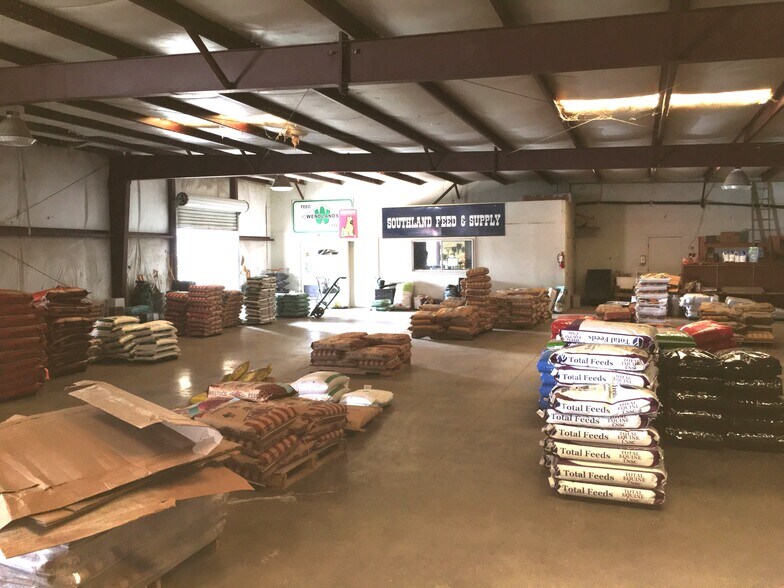 More Photos Of 427 S Glenwood Blvd, Tyler Warehouse For Sale