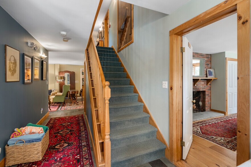 More Photos Of 32 Maple St, Andover Hospitality For Sale