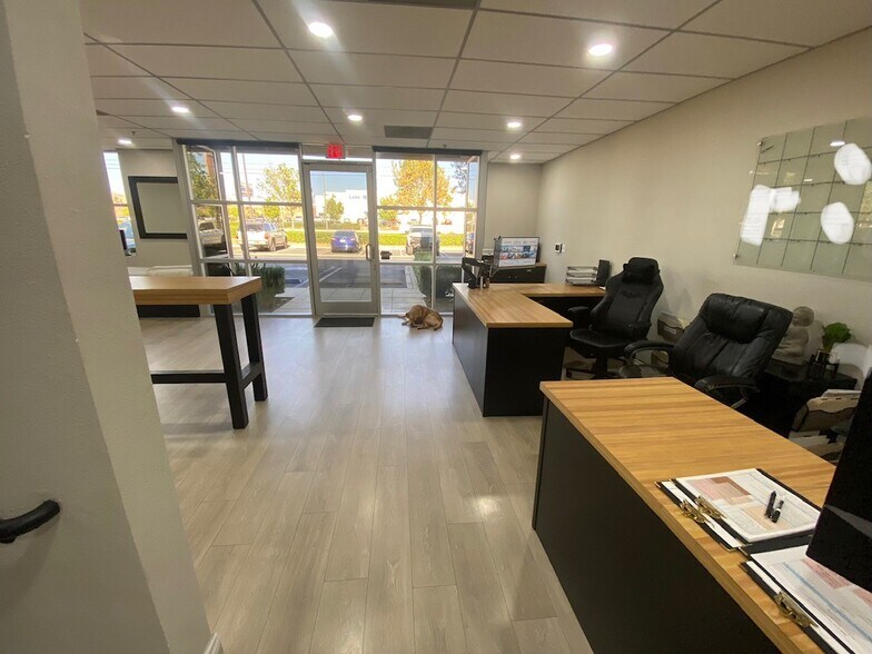 More Photos Of 18451 Collier St, Lake Elsinore Showroom For Lease