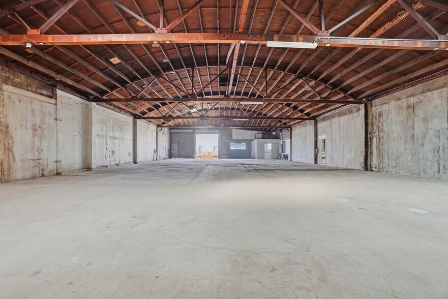 More Photos Of 1450 Wallace Ave, San Francisco Warehouse For Sale