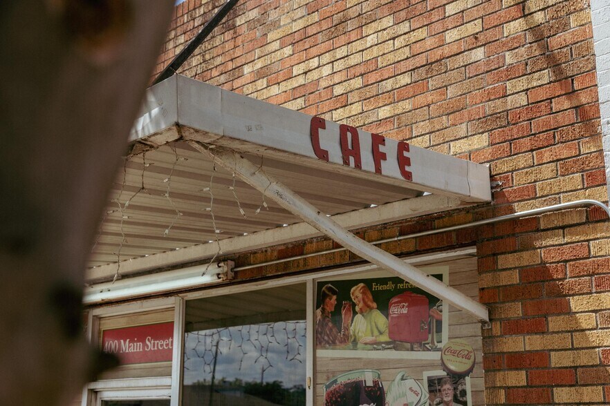 More Photos Of 400 N Main St, Hattiesburg General Retail For Sale