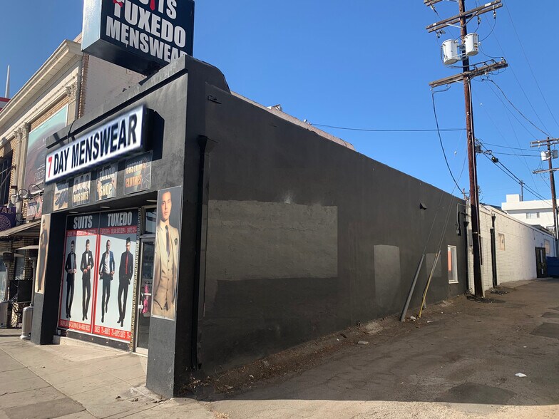 More Photos Of 11517 Santa Monica Blvd, Los Angeles Storefront For Sale