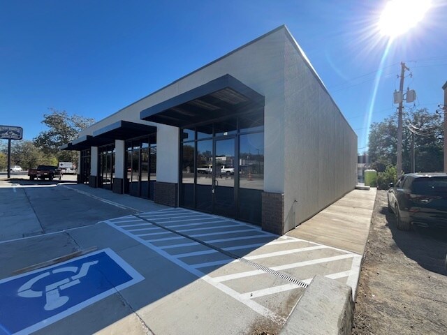 Primary Photo Of 808 US Highway 90 W, Castroville Freestanding For Sale