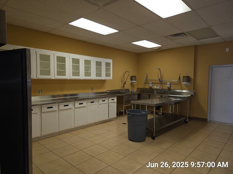 More Photos Of 2314-2326 S Parsons Ave, Seffner Office For Lease