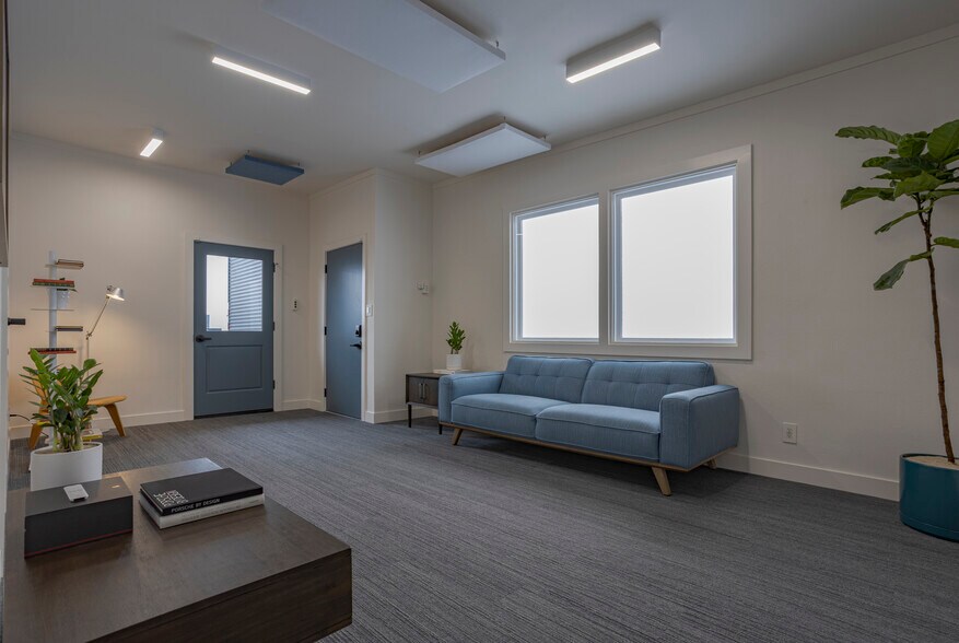More Photos Of 1217 S Railroad Ave, San Mateo Showroom For Sale