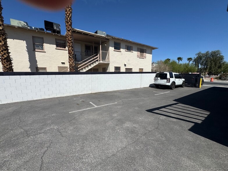 More Photos Of 418 S Maryland Pky, Las Vegas Office For Lease