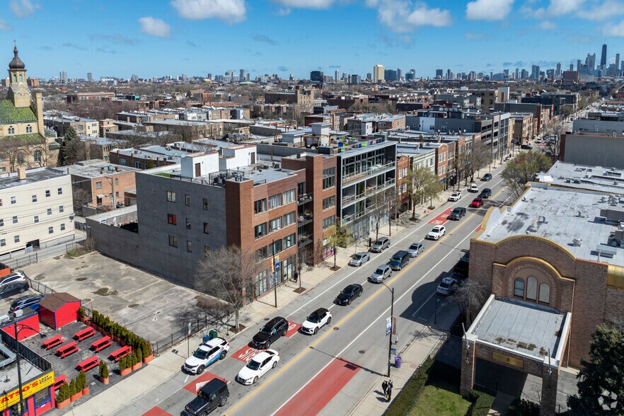 More Photos Of 2246-2252 W Chicago Ave, Chicago Apartments For Lease