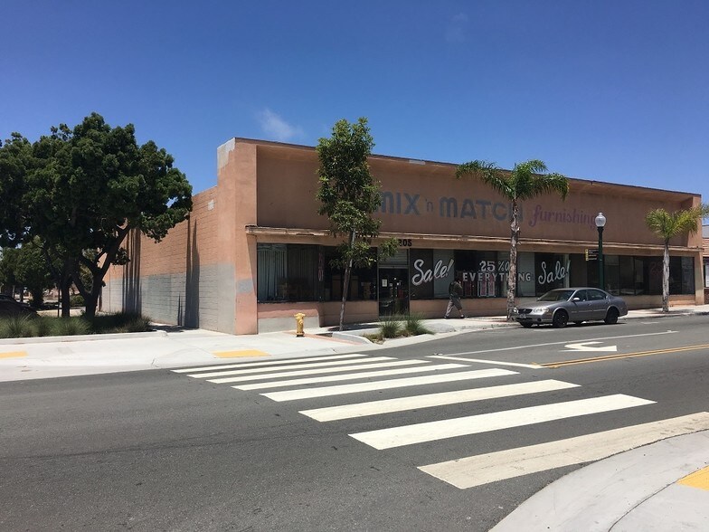 More Photos Of 205 E 8th St, National City Freestanding For Lease