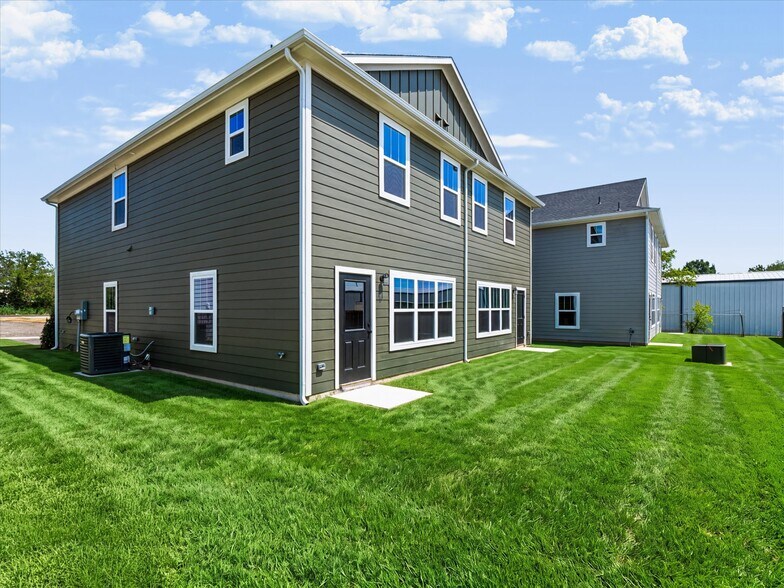More Photos Of 1306 Country Rd, Whitesboro Apartments For Sale